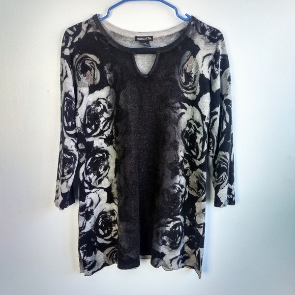 5/$30 East of 7th Black/Grey Roses Sweater Blouse - Picture 1 of 5